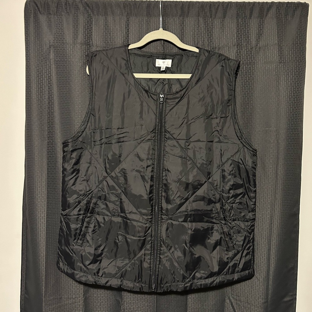 Socialite Women’s Lightweight Quilted Full-Zip Black Vest with Pockets Size L/XL